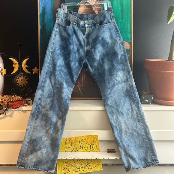 Levi's 501 Button Fly Men's Light Blue Upcycled Straight Jeans Size W36 L30 - Picture 3 of 16